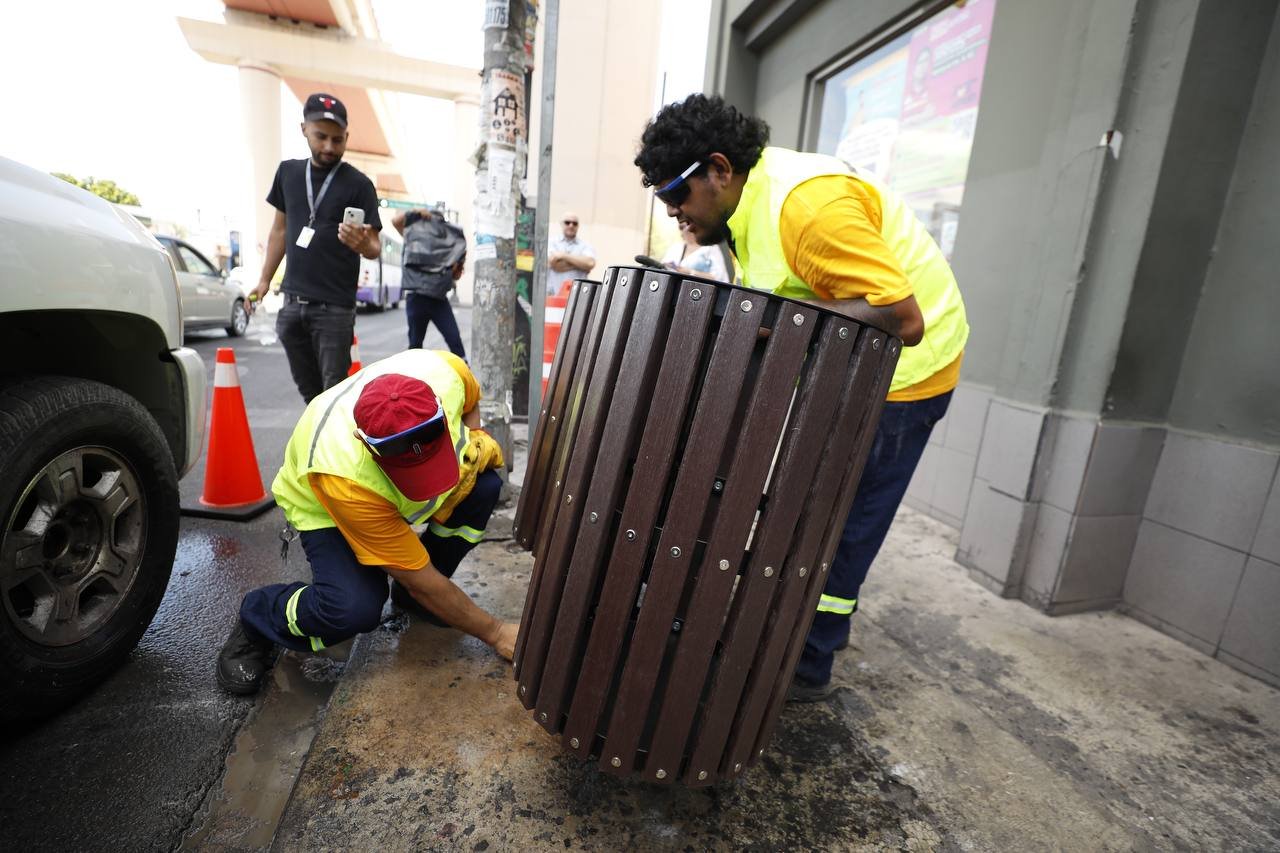 Instala Monterrey nuevos contenedores de basura de la zona Centro ...