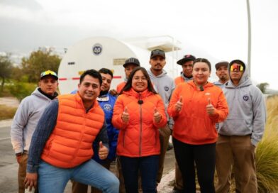 Marisol González apoya a ciudadanos de Santa Catarina con pipas de agua