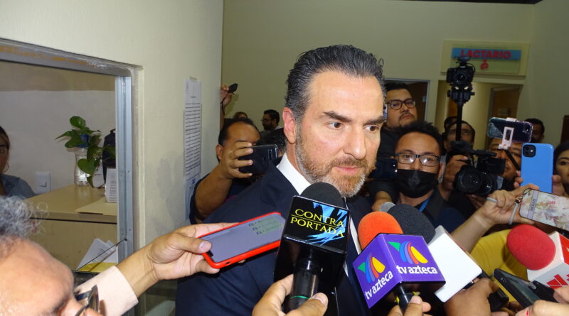 Denuncia Adrián de la Garza amenazas y reitera defensa del Estado de Derecho