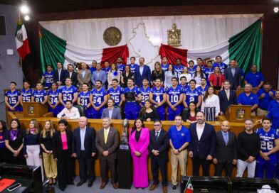 Congreso de Nuevo León reconoce a los Auténticos Tigres campeones