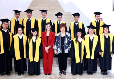 UANL gradúa 14 jóvenes del diplomado para una vida autónoma