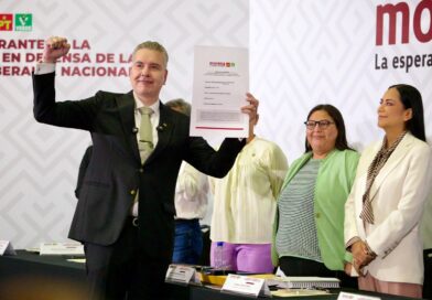 Se inscribe Waldo Fernández para Coordinación Estatal de Defensa de la Transformación