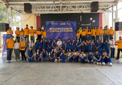 Llevan UANL la ciencia a las secundarias