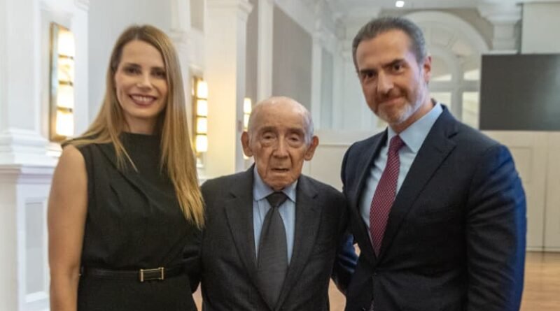 Reconoce Monterrey trayectoria empresarial de Julio Cepeda